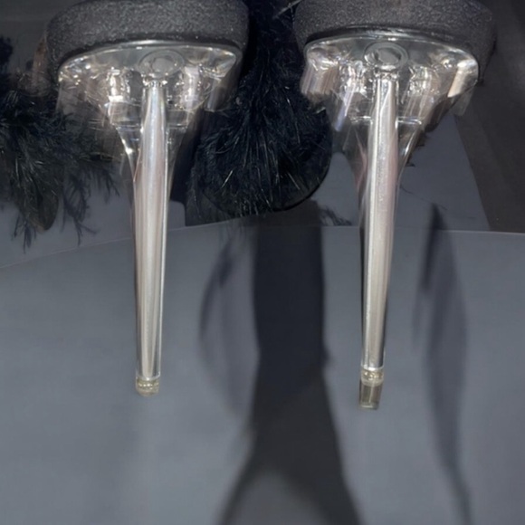 New Azalea Wang Black Pixie Feather Sandals - Picture 10 of 16